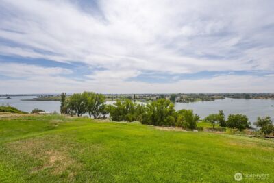 634 N Crestview Drive , Moses Lake, WA 98837 - Photo 12