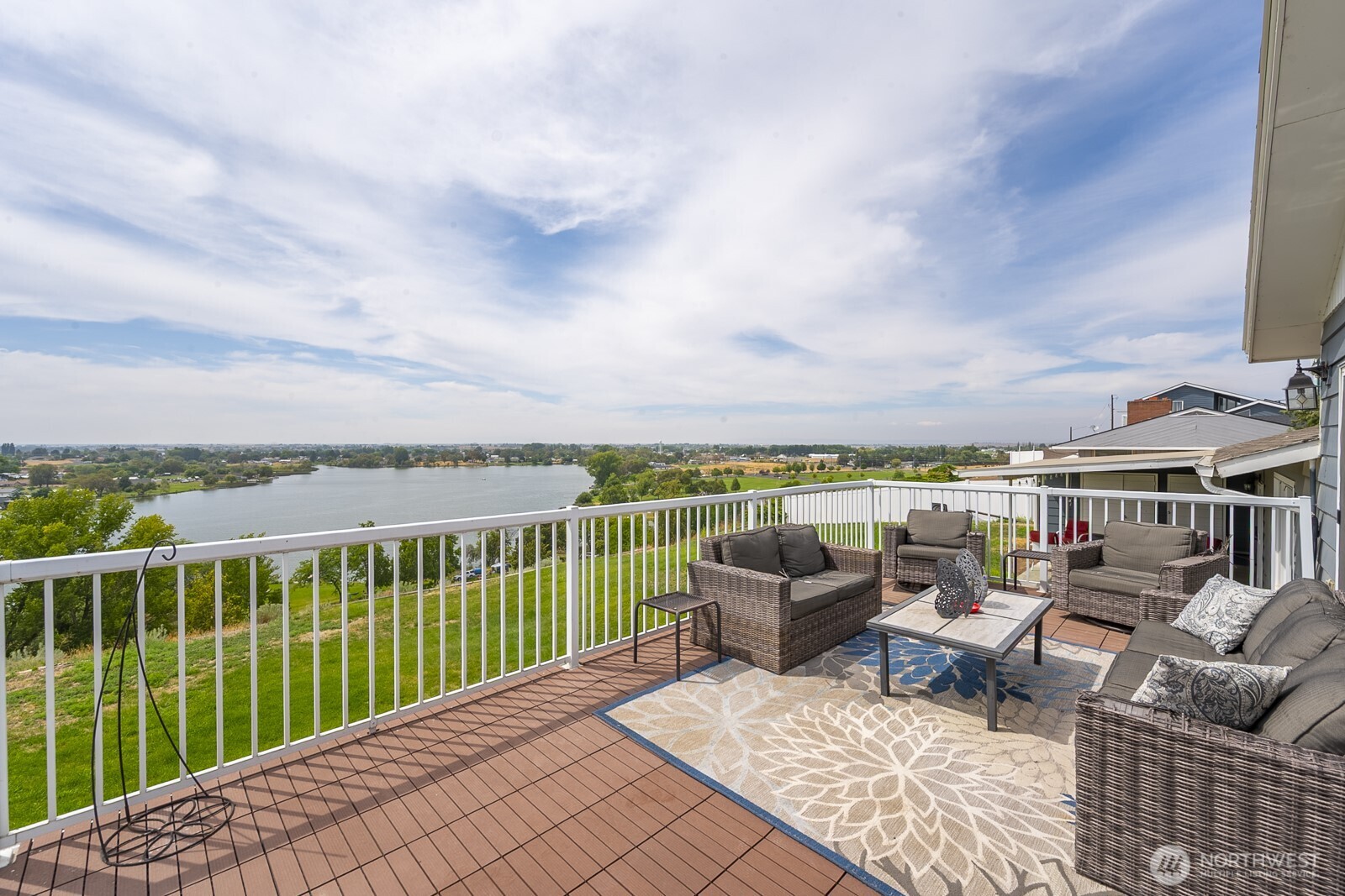 634 N Crestview Drive , Moses Lake, WA 98837