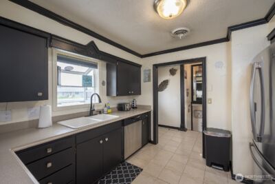 634 N Crestview Drive , Moses Lake, WA 98837 - Photo 9