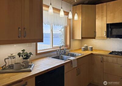 1412 Commodore Place , Freeland, WA 98249 - Photo 13