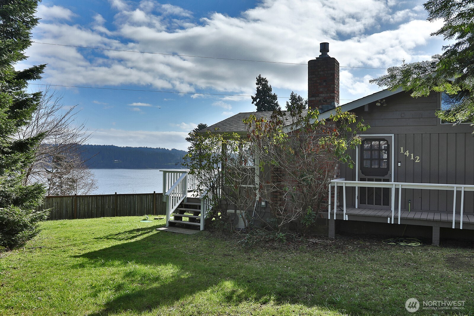 1412 Commodore Place , Freeland, WA 98249