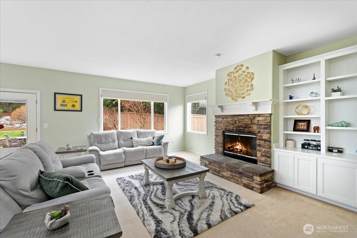 7041 Eagle Lake Drive SE, Snoqualmie, WA 98065