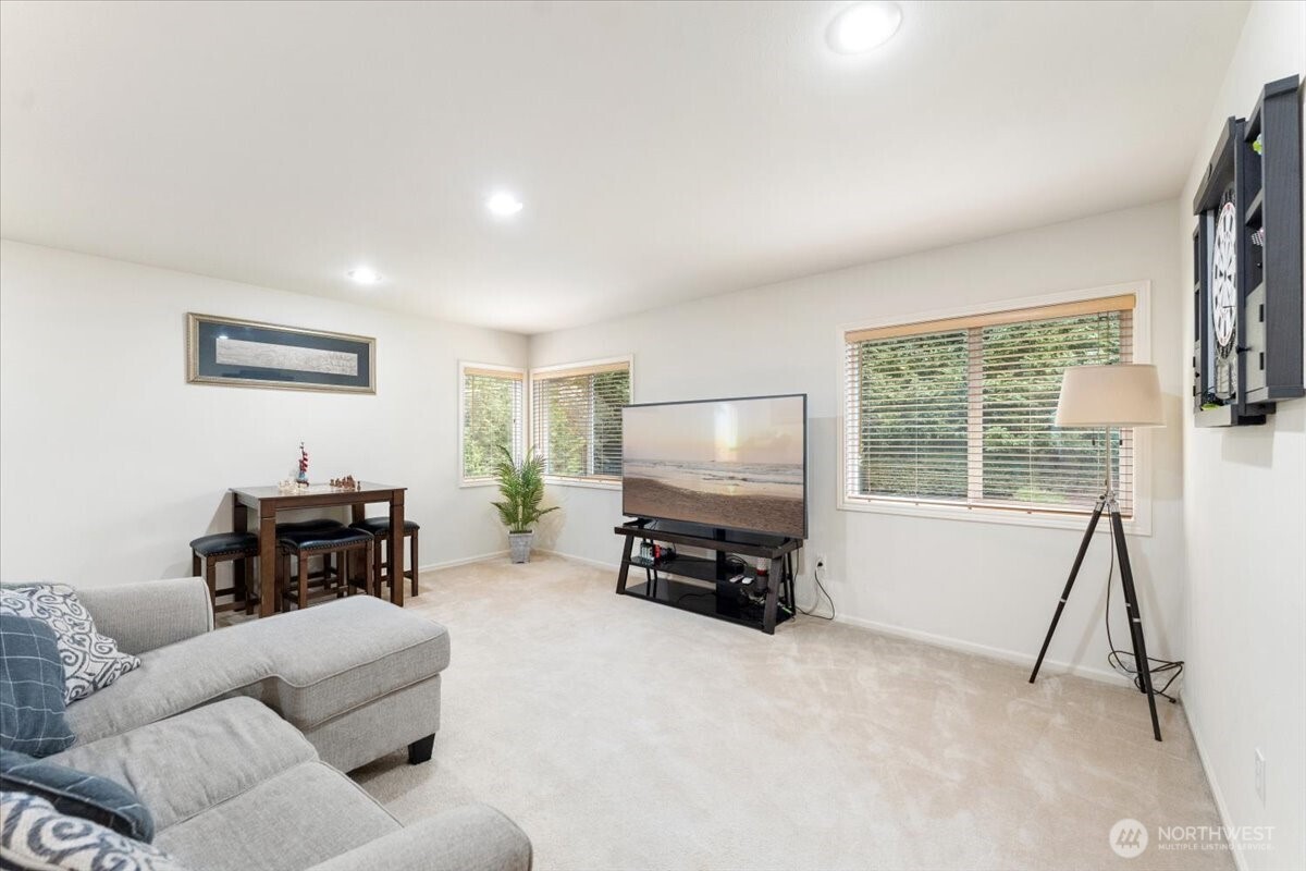 7041 Eagle Lake Drive SE, Snoqualmie, WA 98065