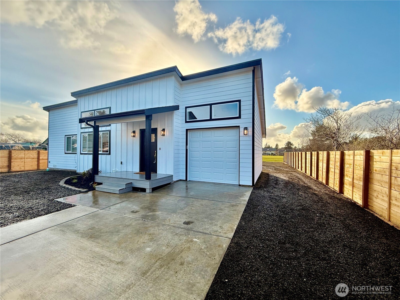 465 Octopus Avenue NE, Ocean Shores, WA 98569