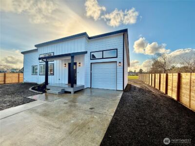 465 Octopus Avenue NE, Ocean Shores, WA 98569 - Photo 1