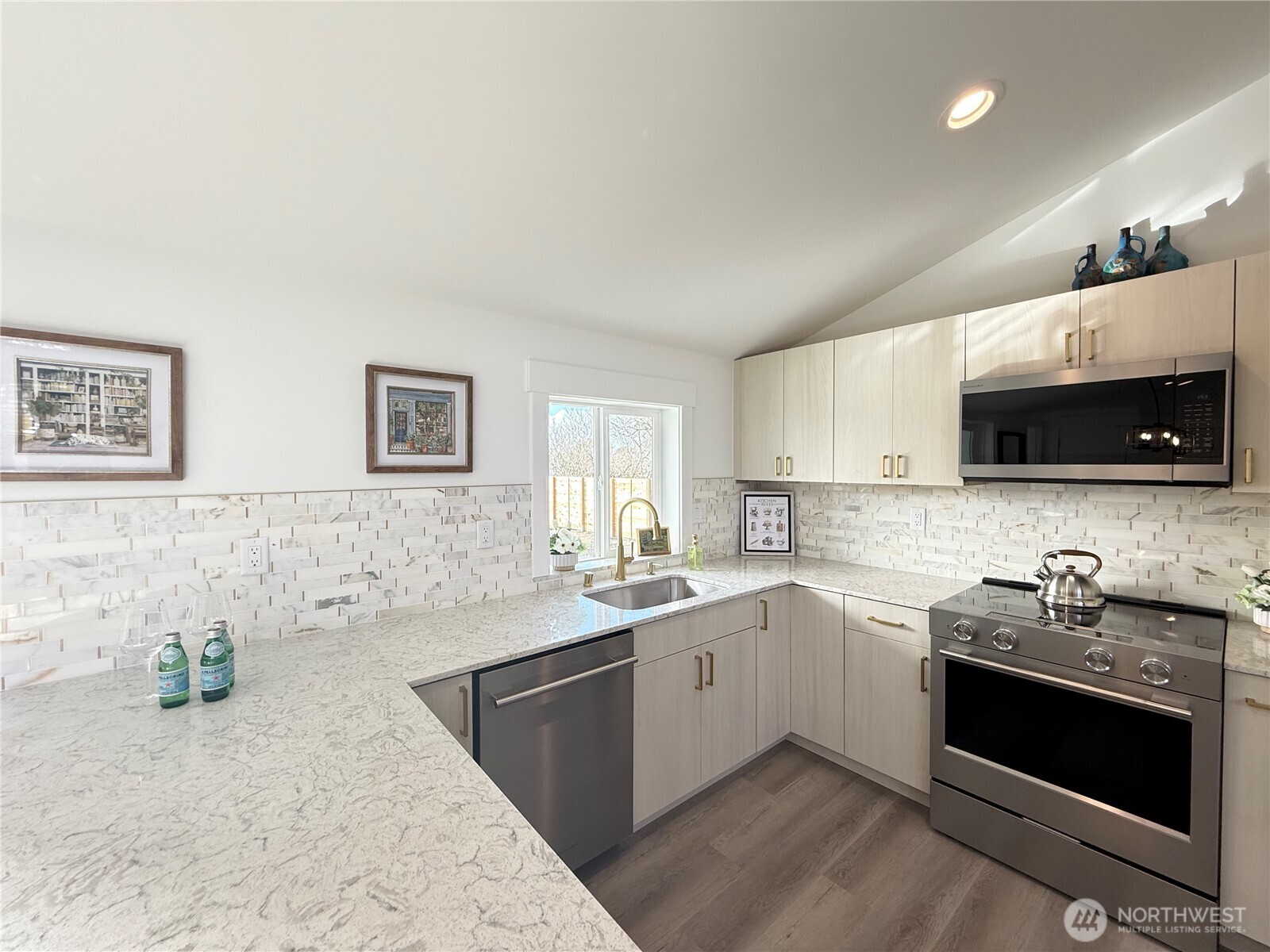 465 Octopus Avenue NE, Ocean Shores, WA 98569