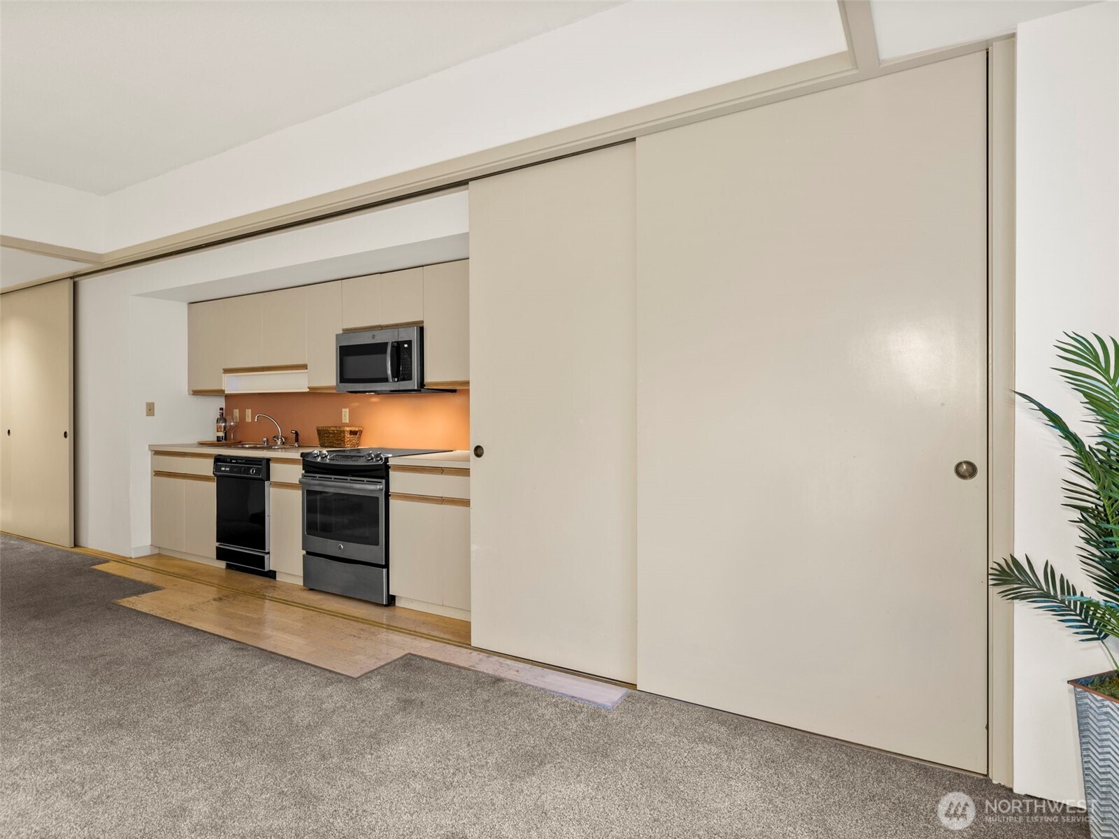 98 Union Street #610, Seattle, WA 98101-2068