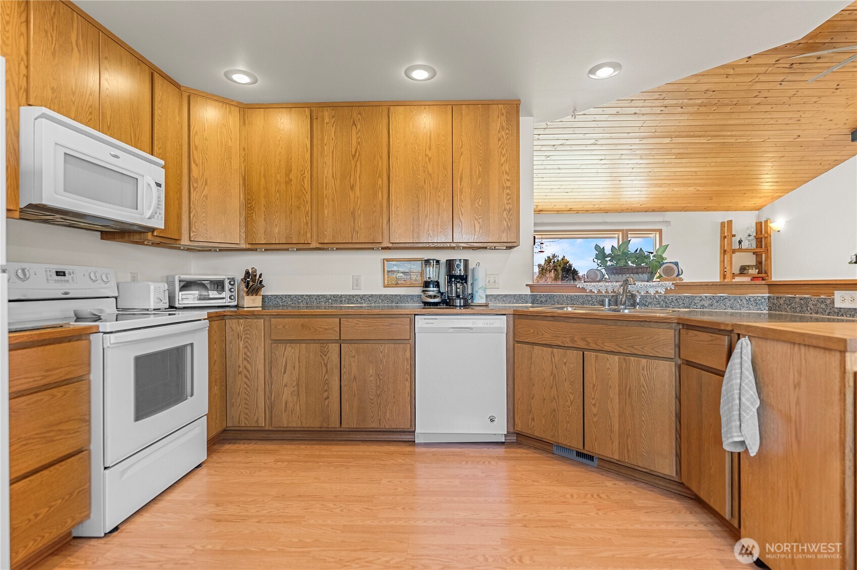 605 Pinyon Place , Omak, WA 98841