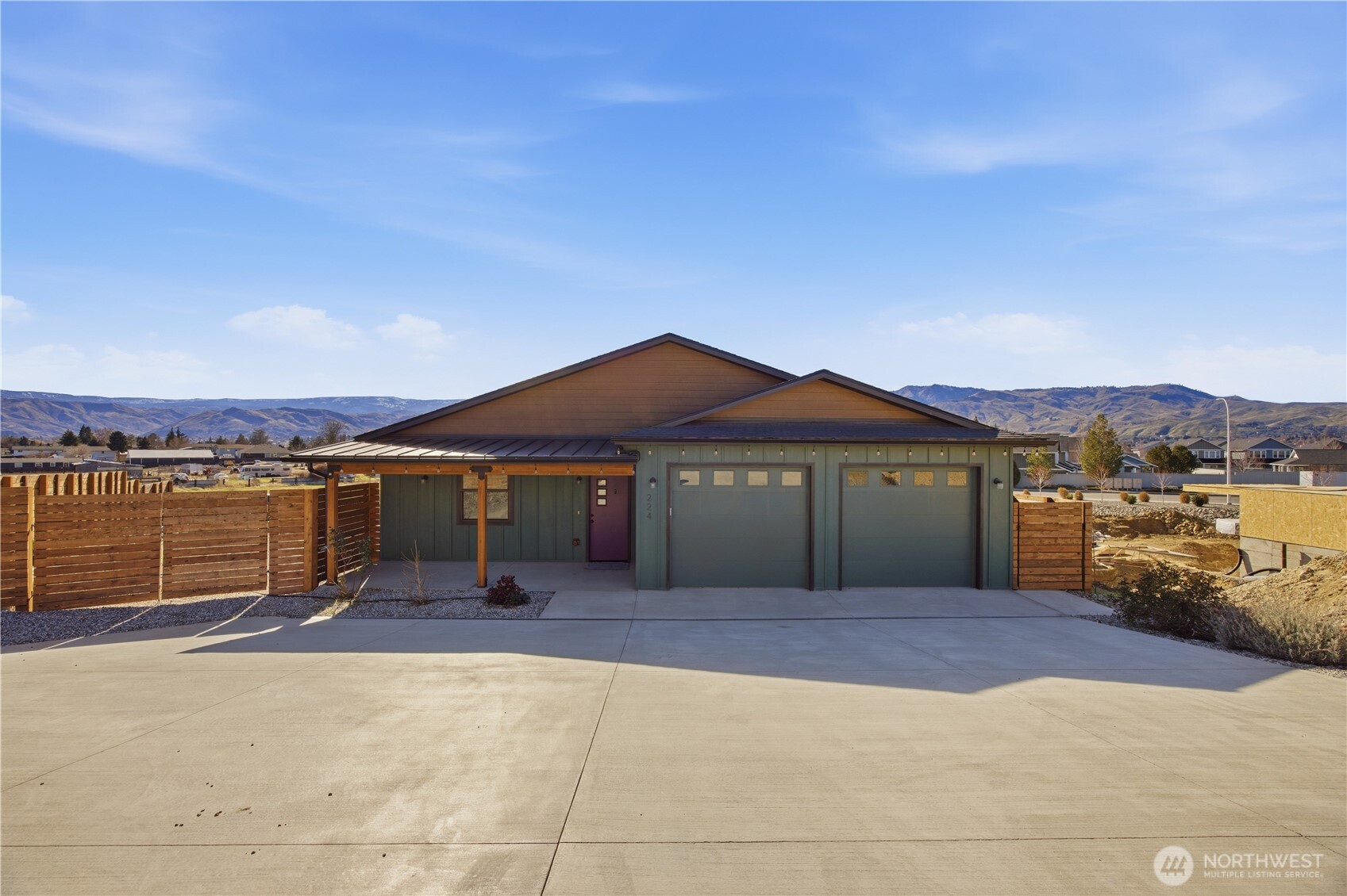 224 NW Chinook Way , East Wenatchee, WA 98802