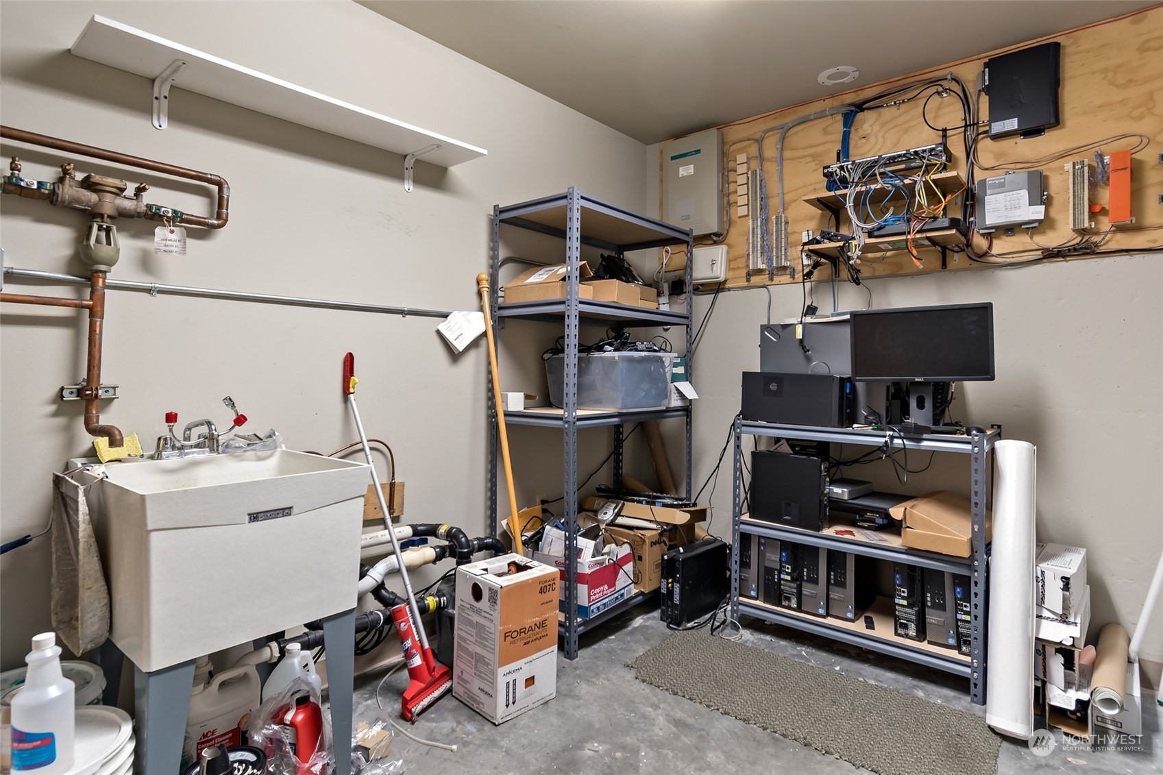 380 SE Barrington Drive , Oak Harbor, WA 98277