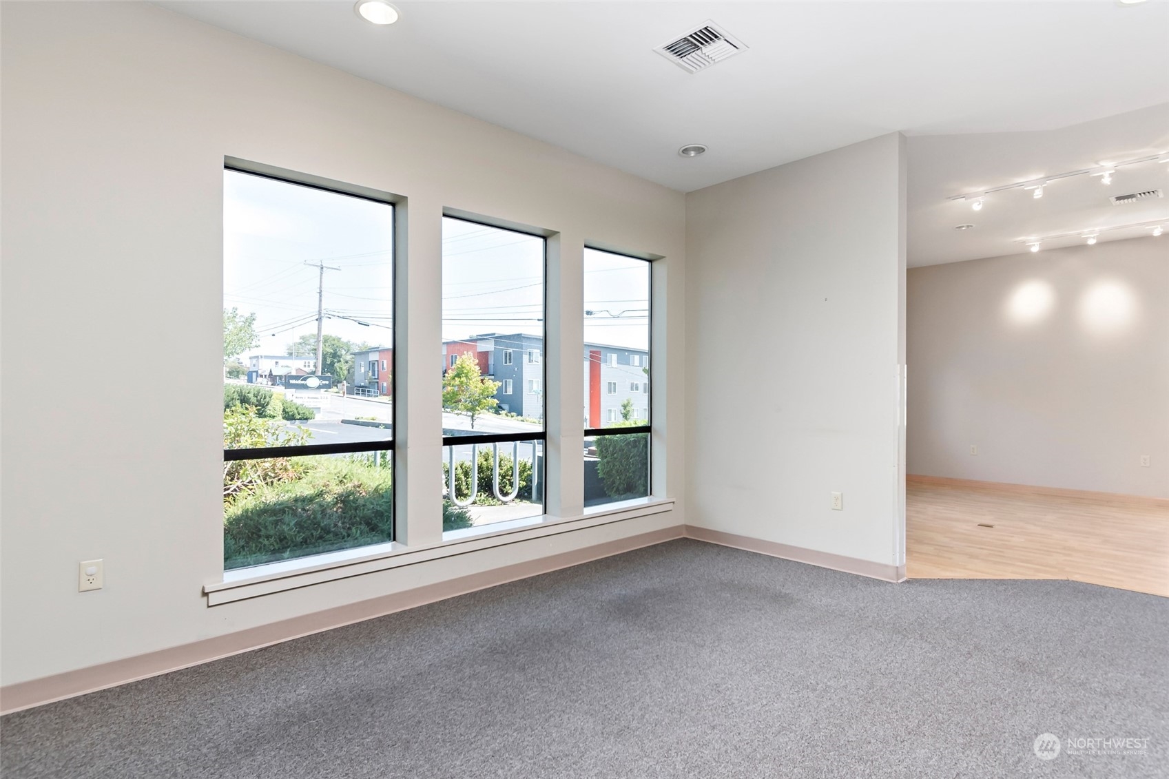 380 SE Barrington Drive , Oak Harbor, WA 98277