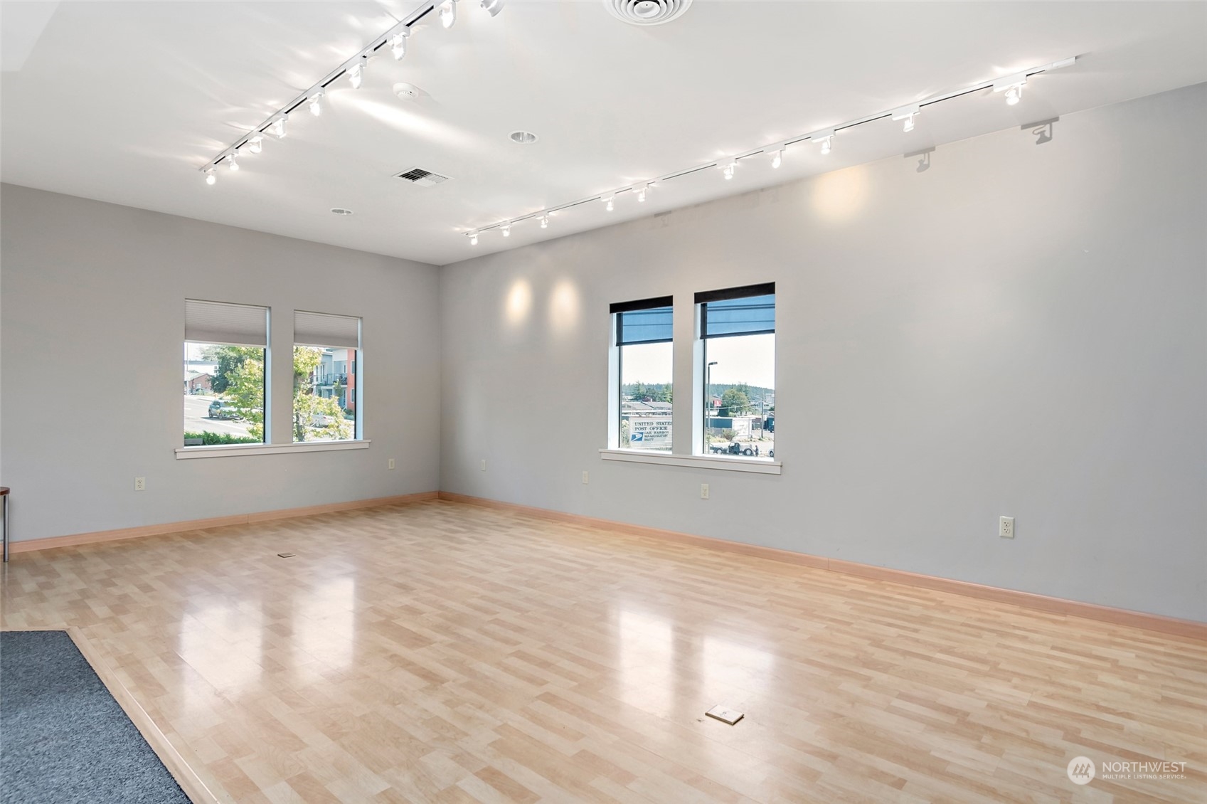 380 SE Barrington Drive , Oak Harbor, WA 98277