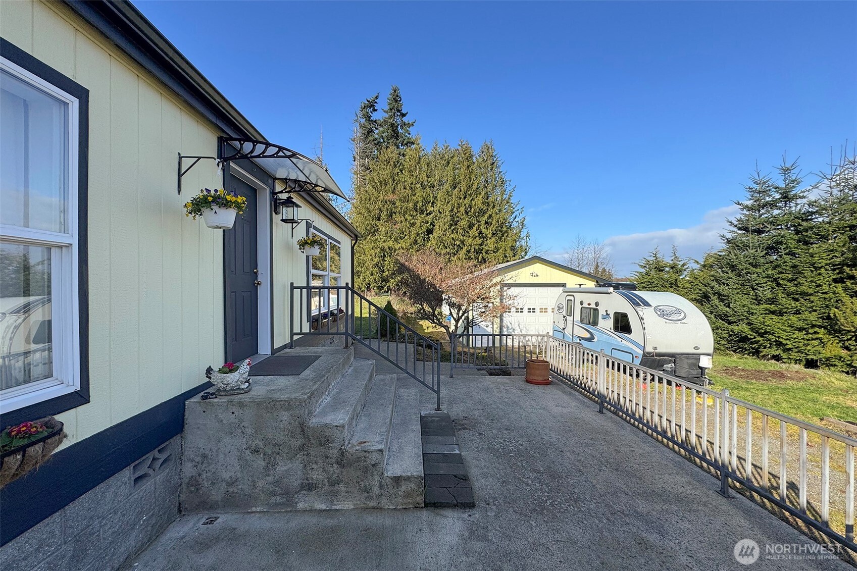 202 S Bayview Avenue , Port Angeles, WA 98362