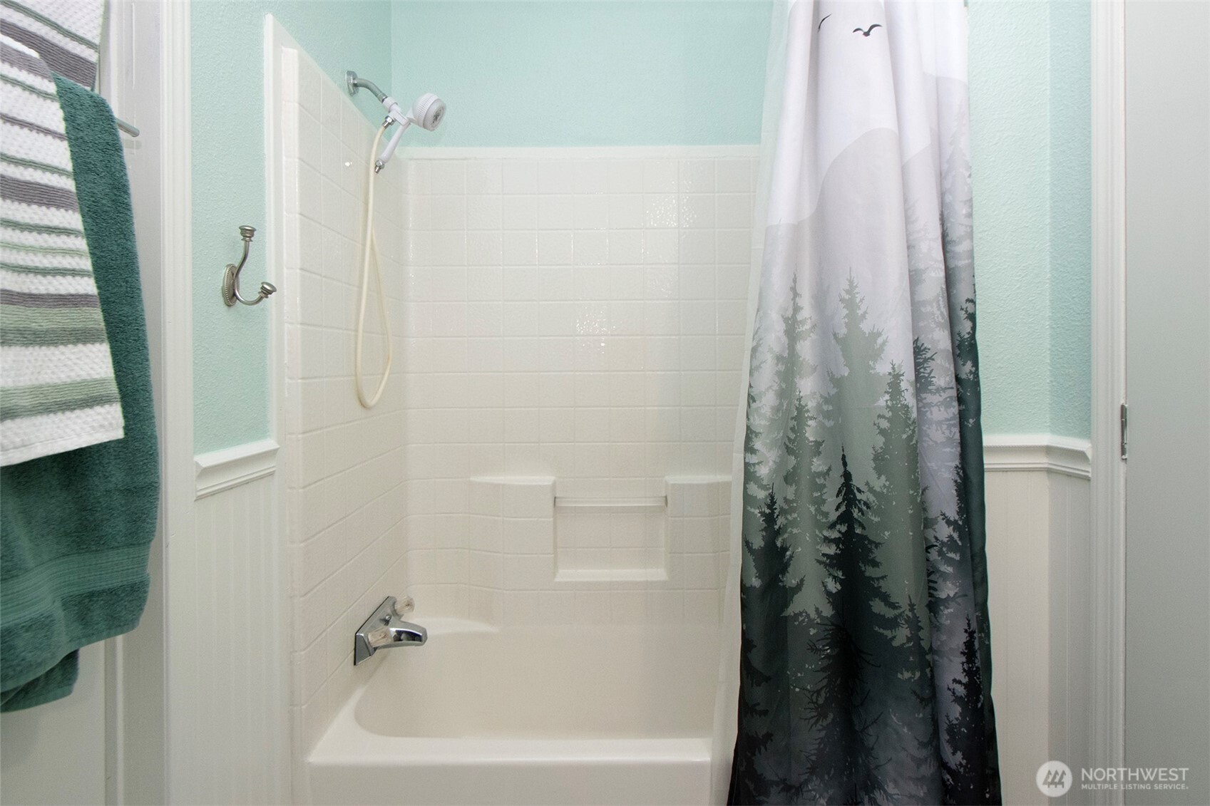 202 S Bayview Avenue , Port Angeles, WA 98362