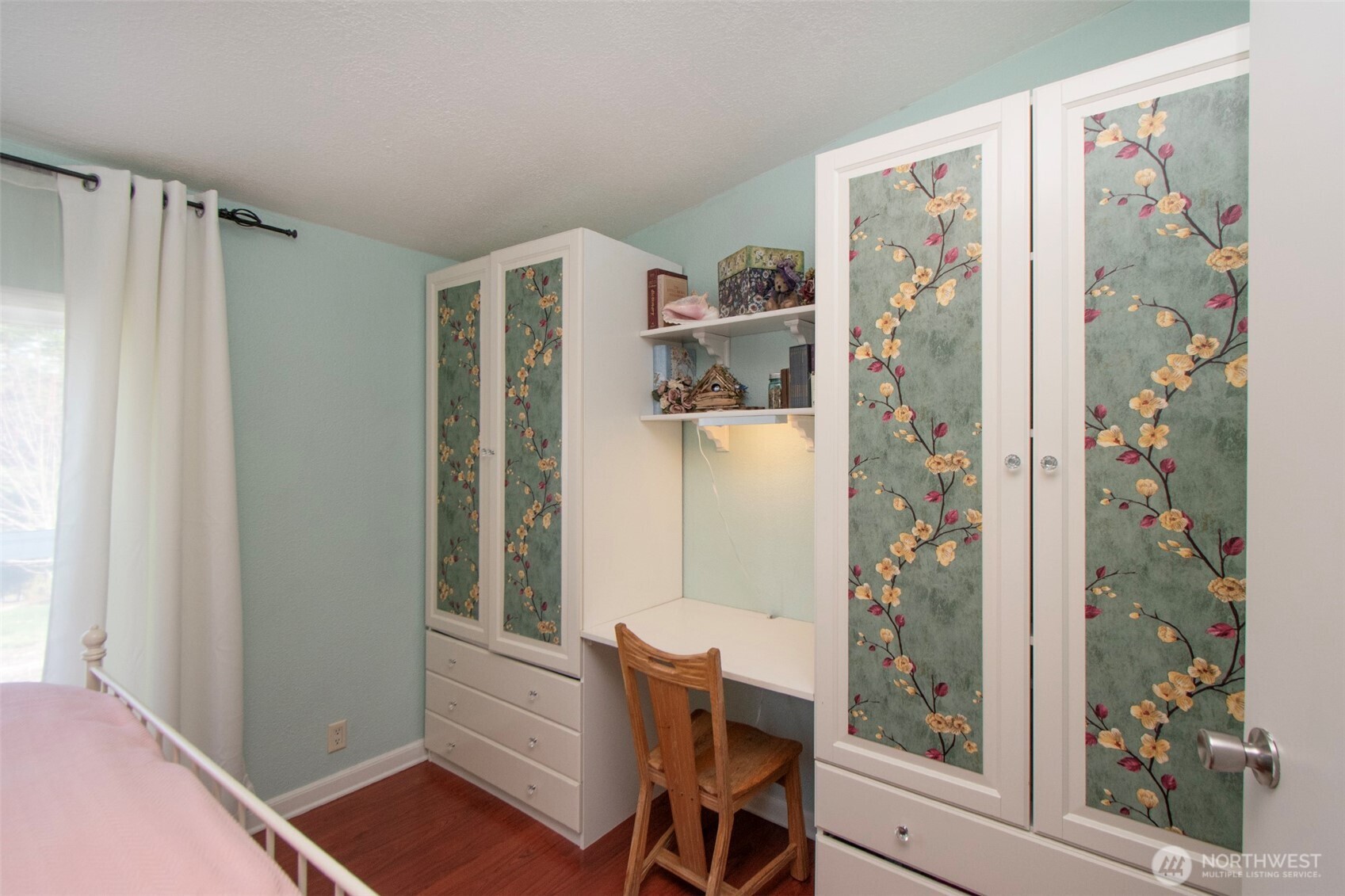 202 S Bayview Avenue , Port Angeles, WA 98362