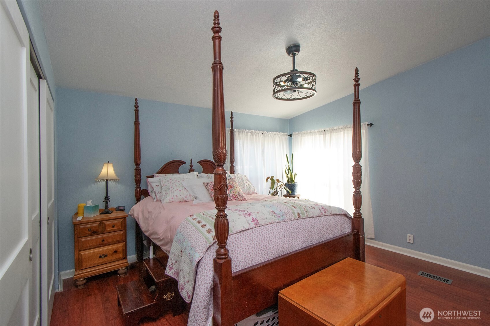 202 S Bayview Avenue , Port Angeles, WA 98362