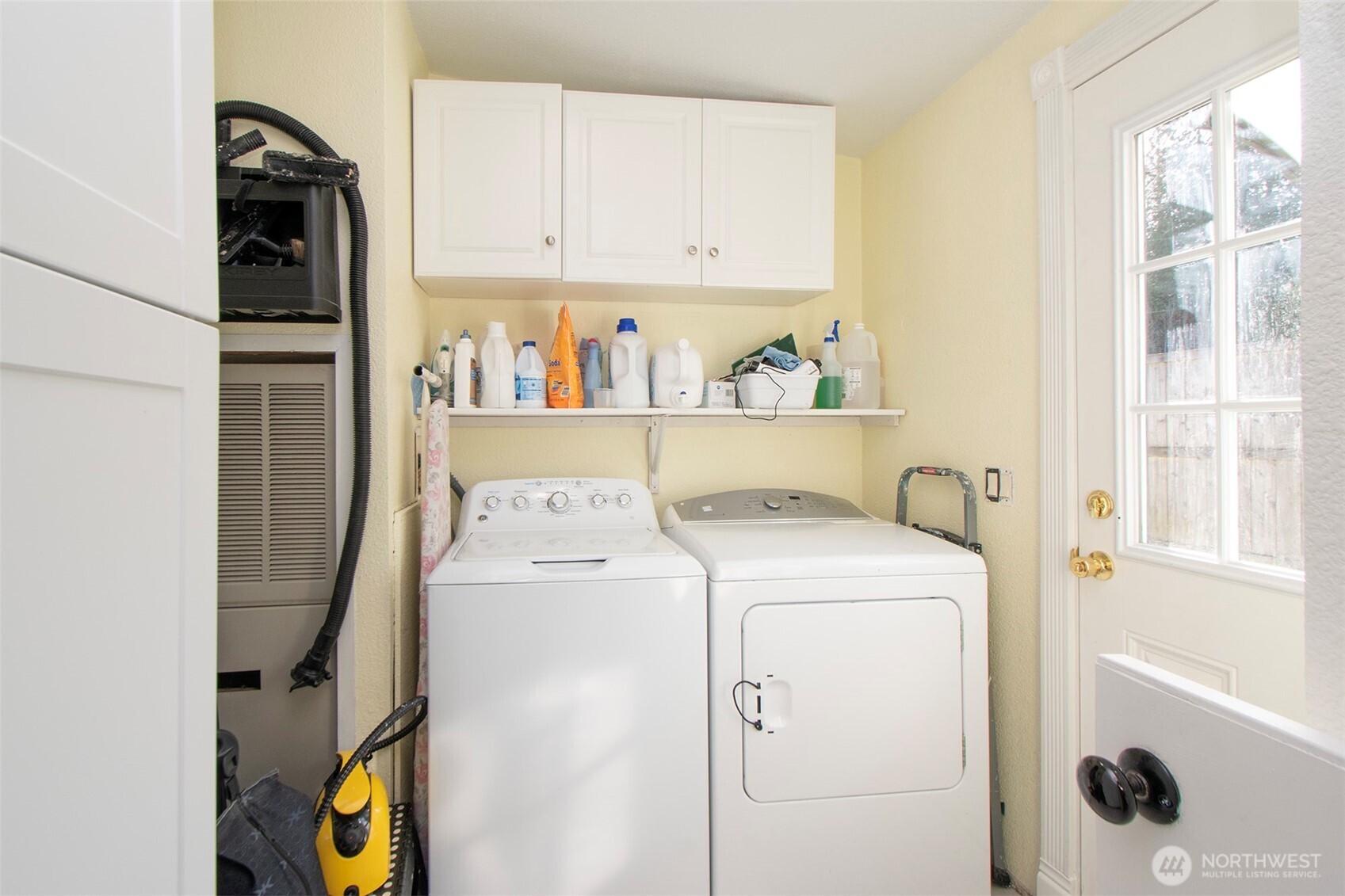 202 S Bayview Avenue , Port Angeles, WA 98362