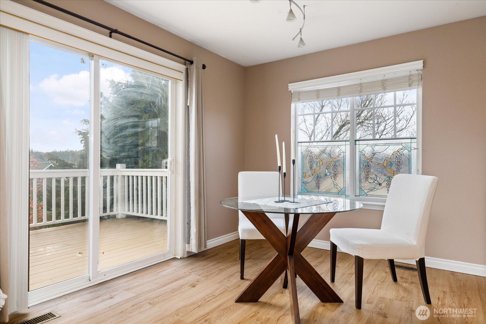 1859 SW Sunnyside Avenue , Oak Harbor, WA 98277