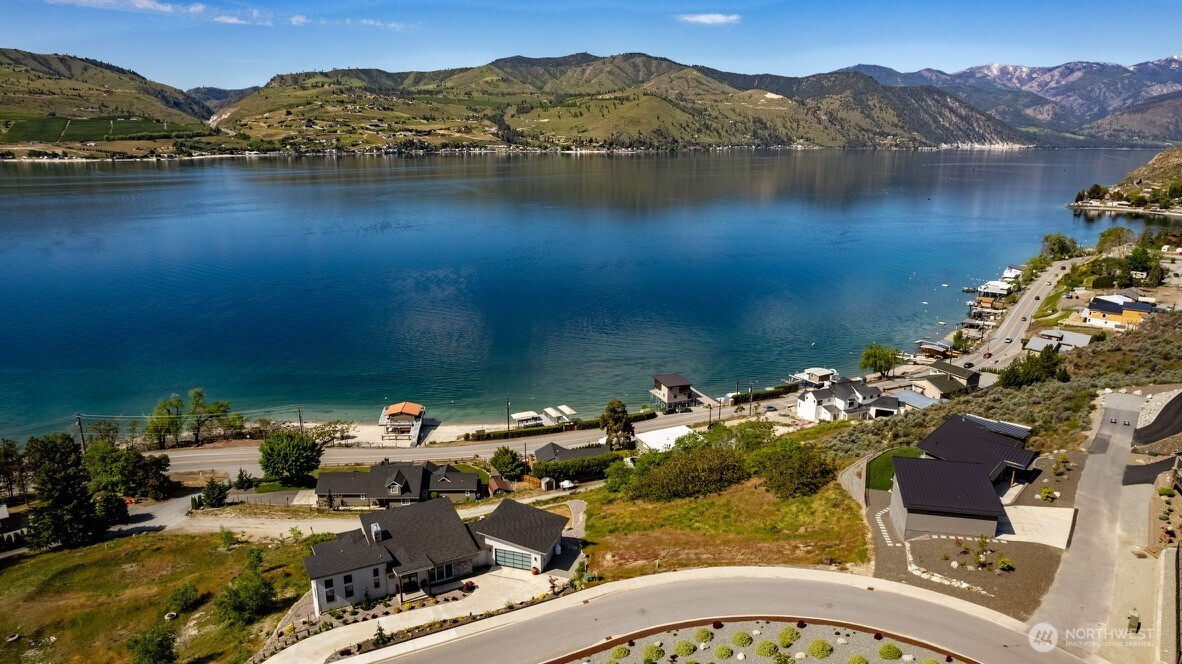 209 Apple Avenue , Chelan, WA 98816