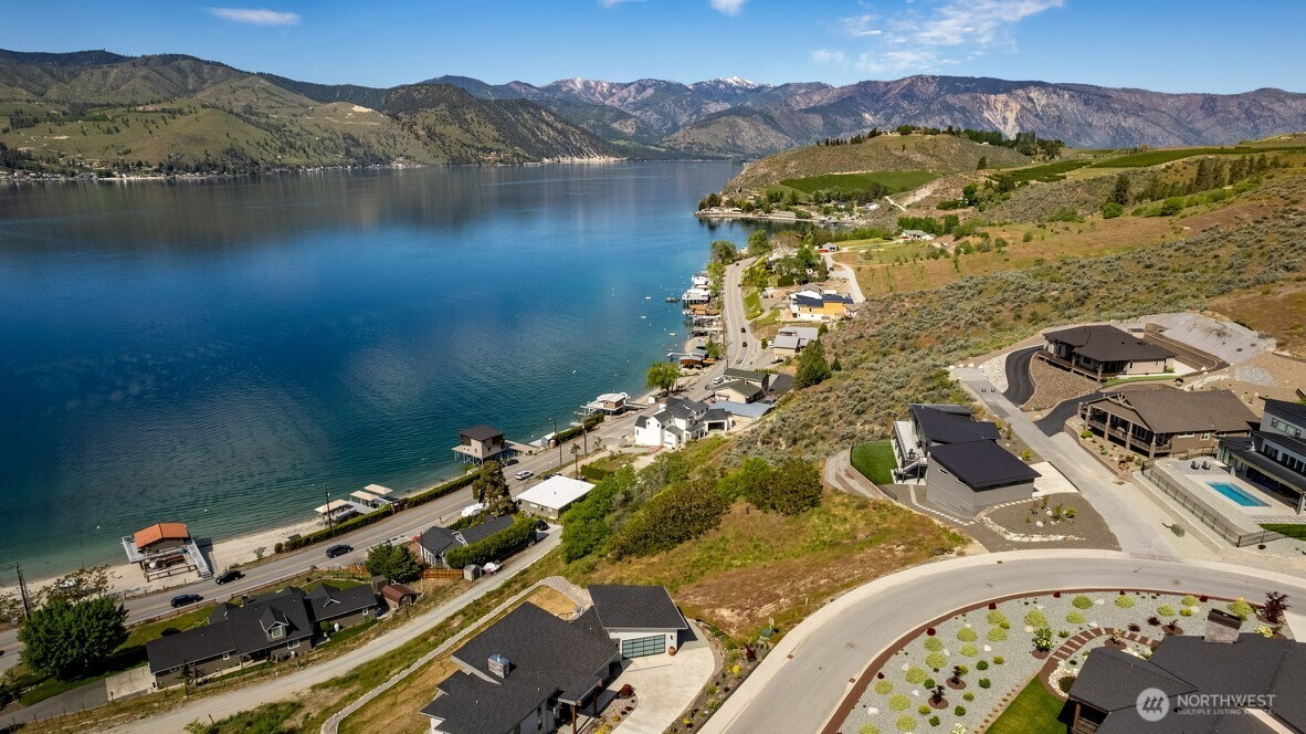 209 Apple Avenue , Chelan, WA 98816
