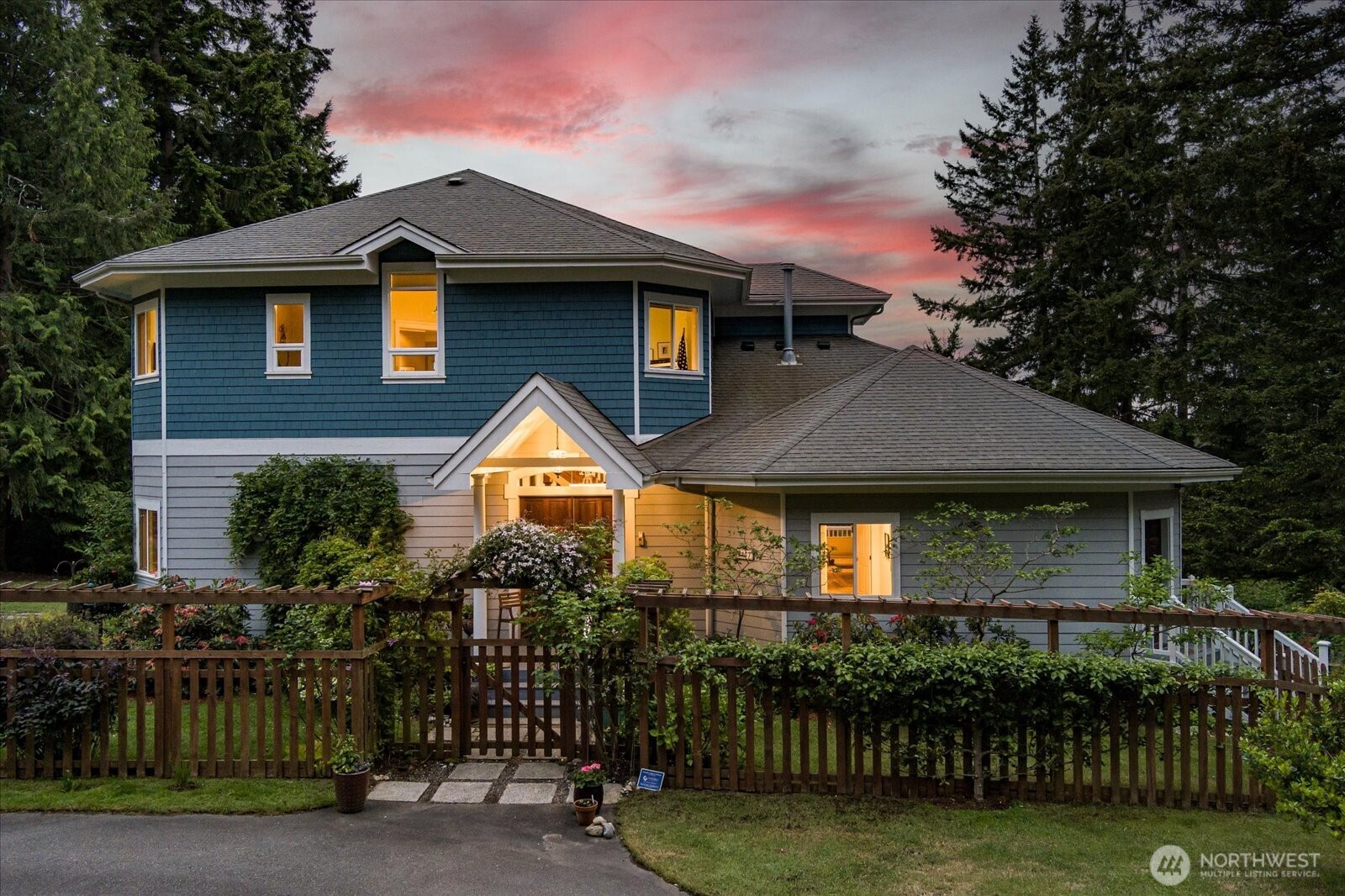 5427 Bayview Road , Langley, WA 98260
