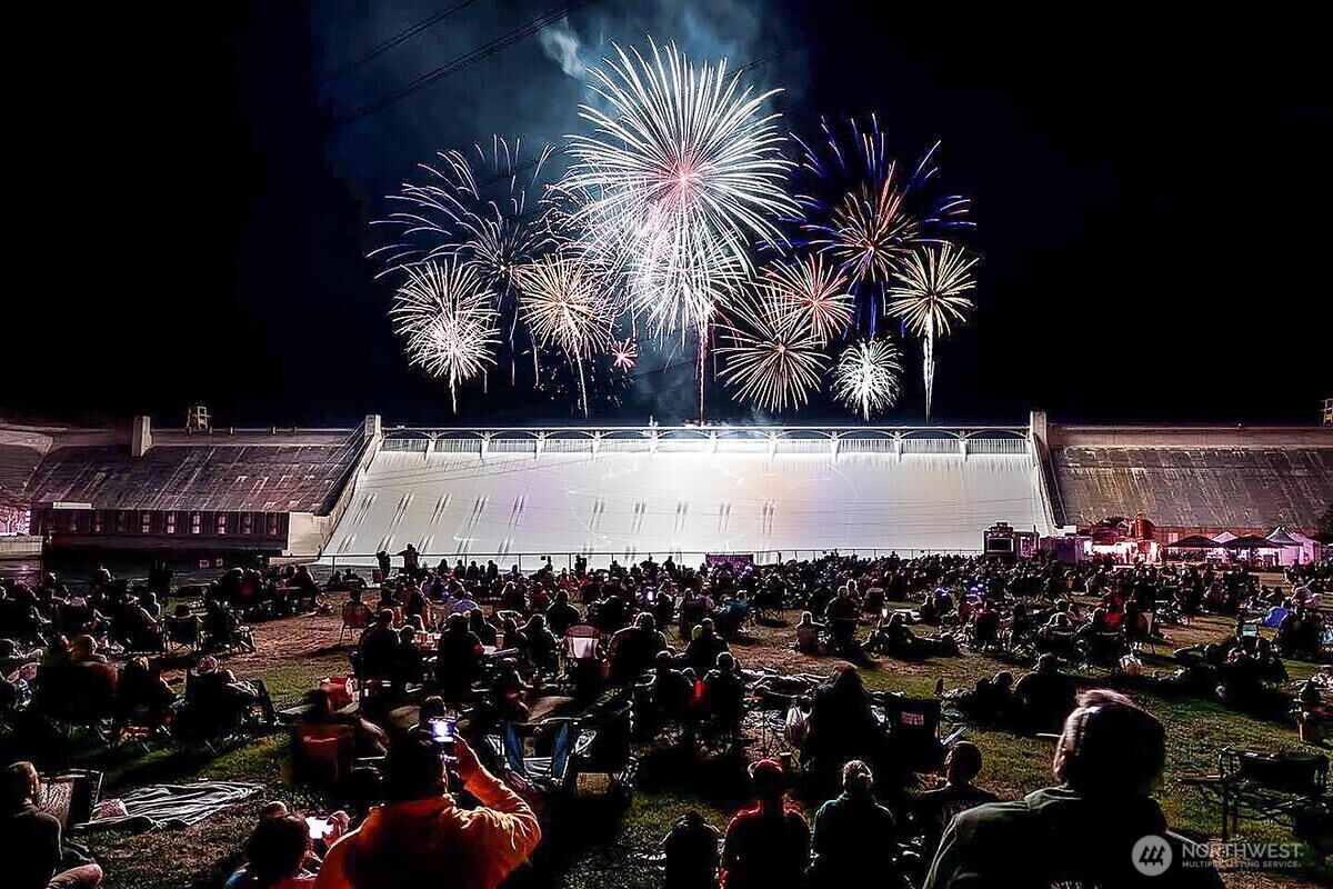 804 Central Drive , Coulee Dam, WA 99116