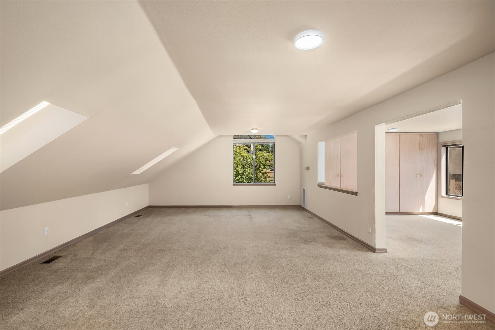 15805 SE 16th Street , Bellevue, WA 98008