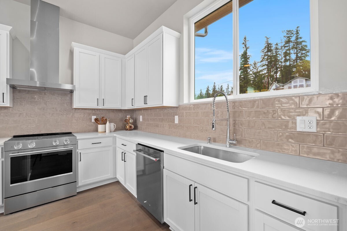 2218 Cleven Park Road , Camano Island, WA 98282