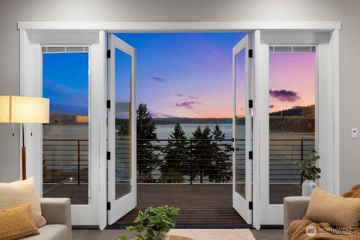 2218 Cleven Park Road , Camano Island, WA 98282