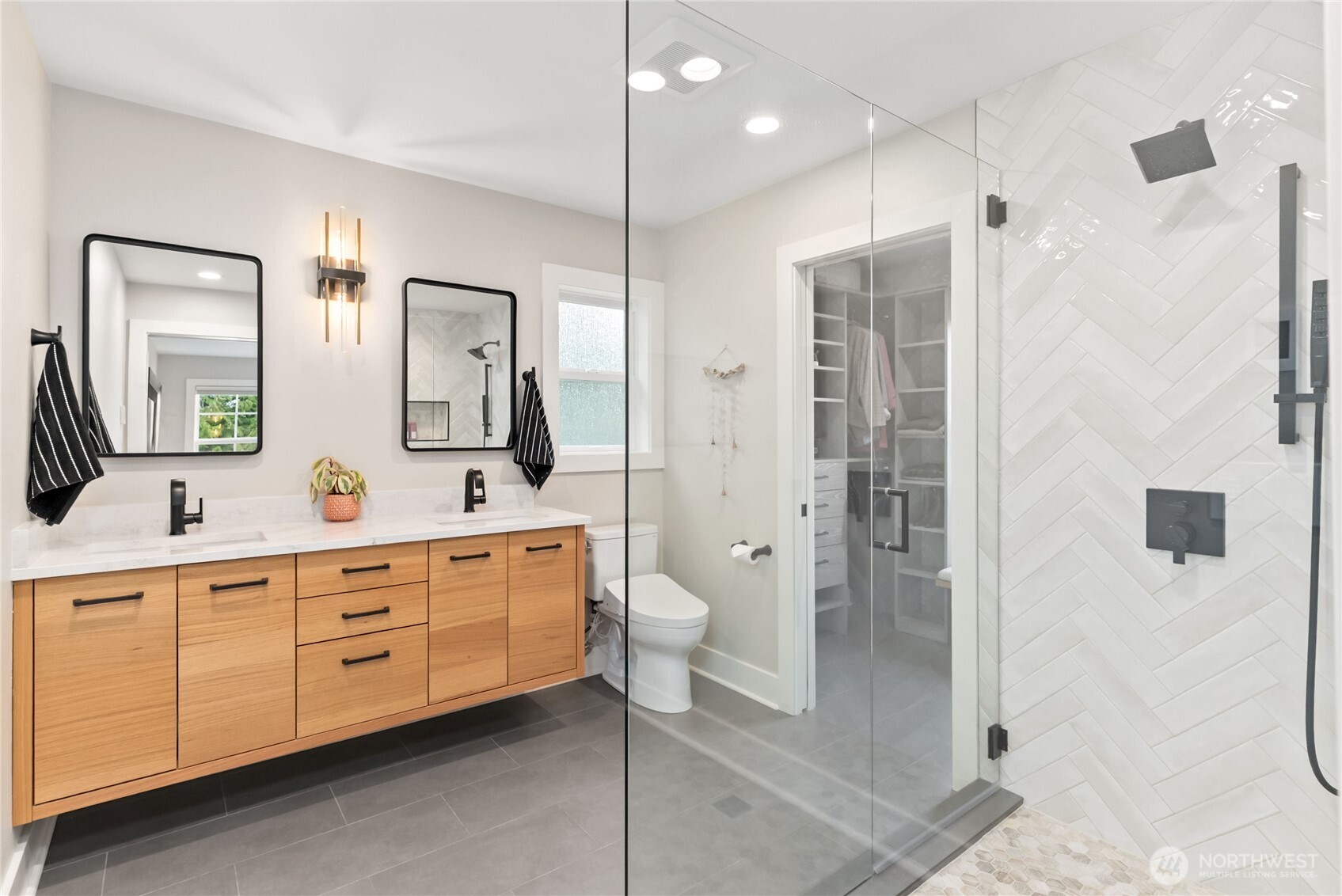 9604 44th Avenue SW, Seattle, WA 98136-2703