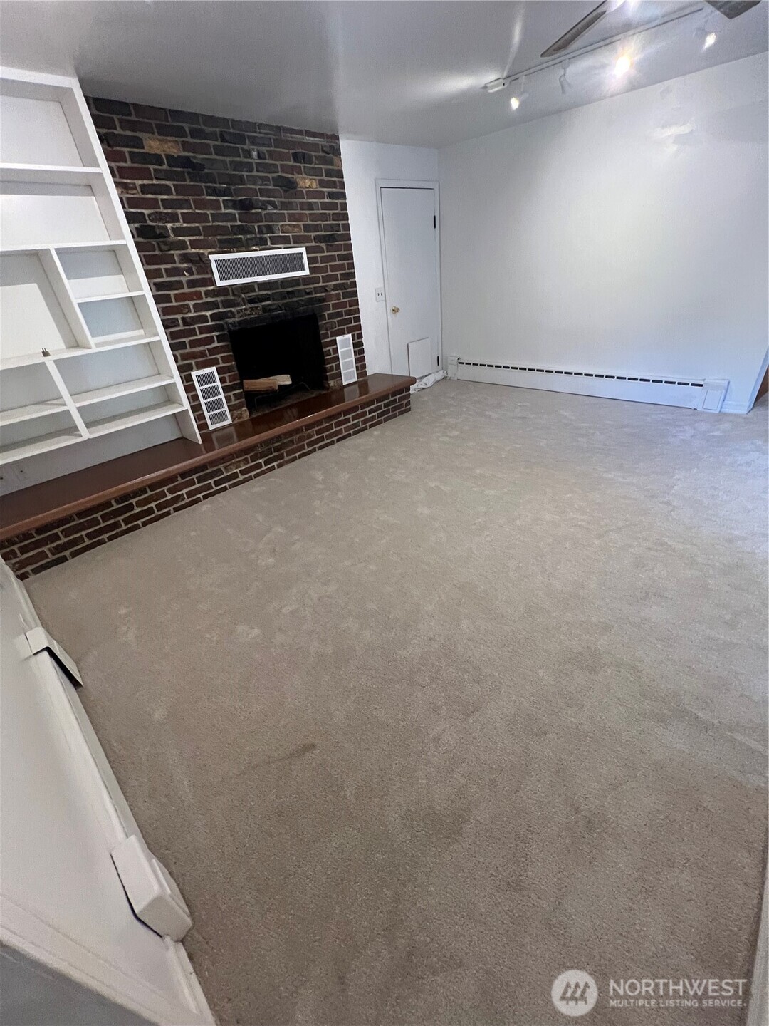 20326 SE 24 Street , Sammamish, WA 98075