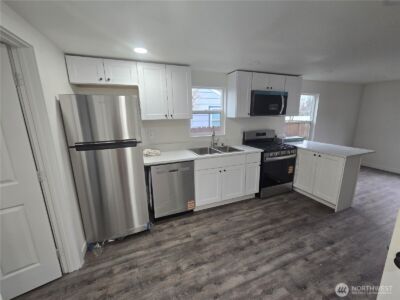 437 D Street , Blaine, WA 98230 - Photo 5