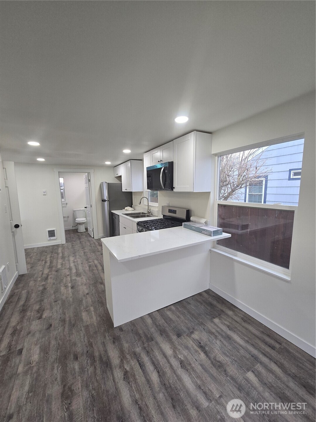 437 D Street , Blaine, WA 98230