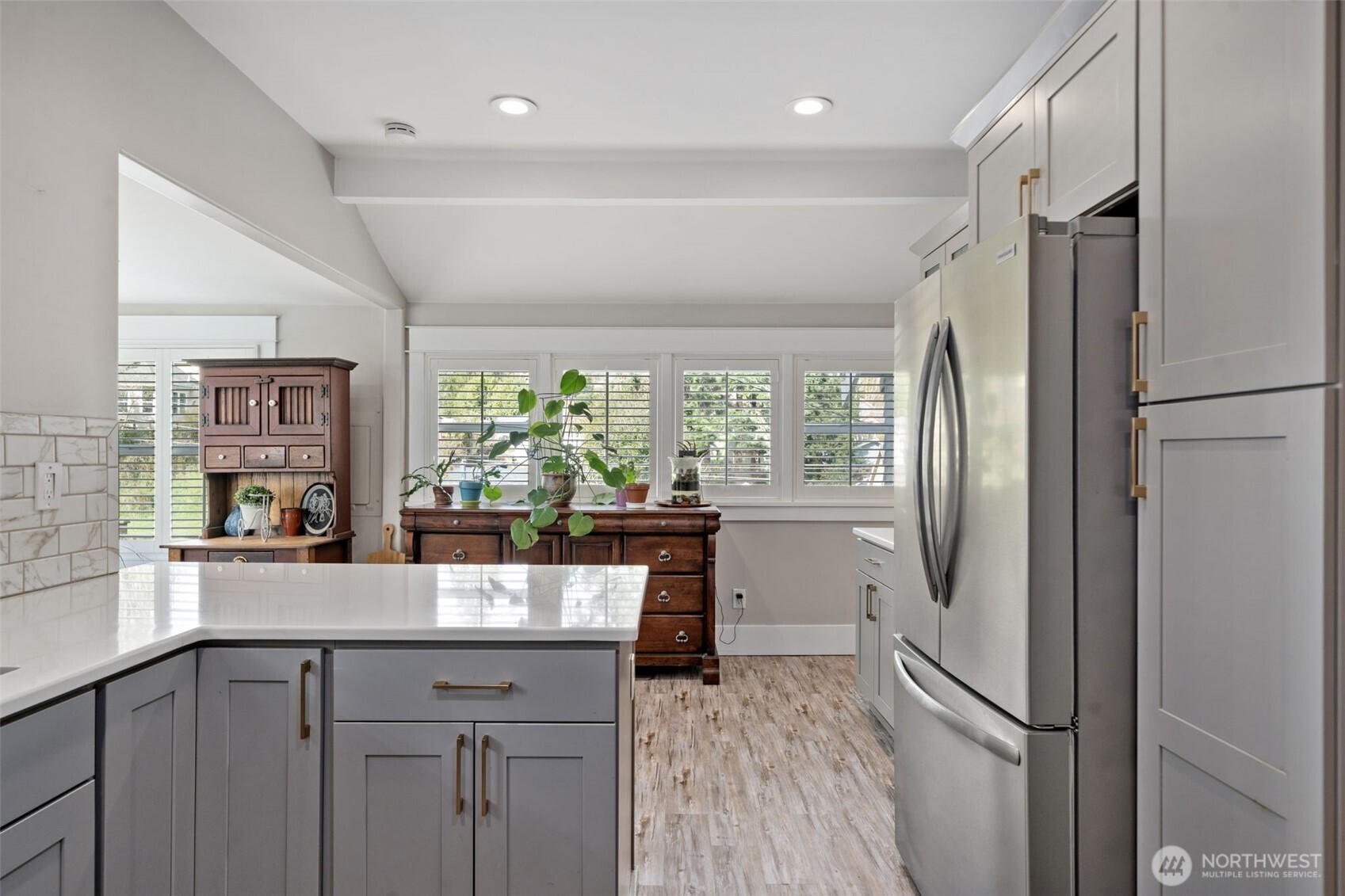 724 S Summit Avenue , Bremerton, WA 98312