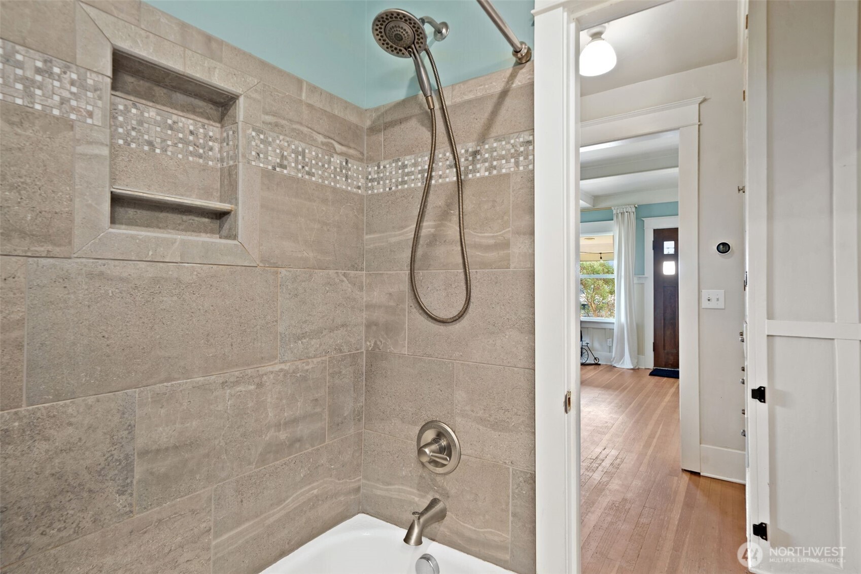 724 S Summit Avenue , Bremerton, WA 98312