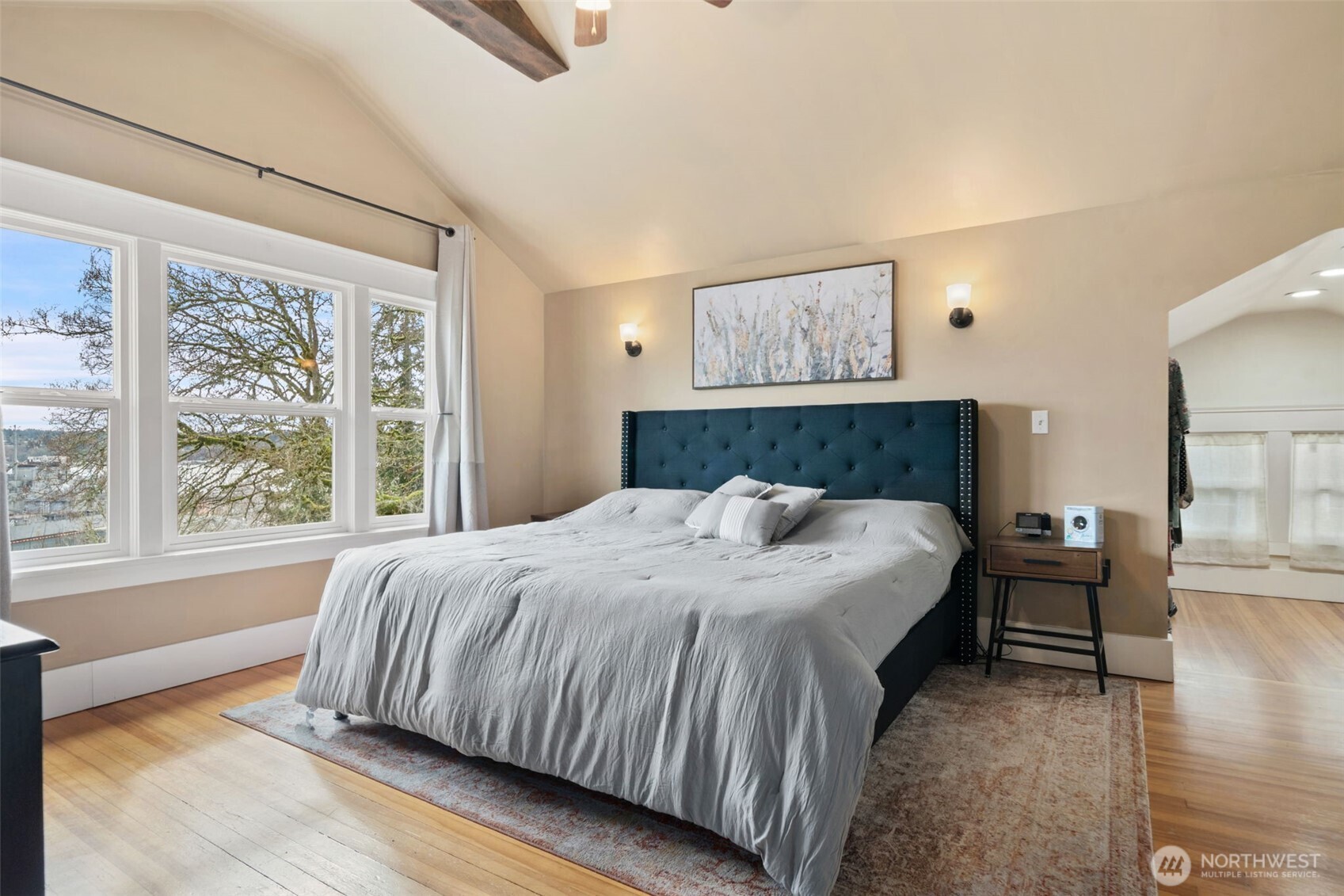 724 S Summit Avenue , Bremerton, WA 98312