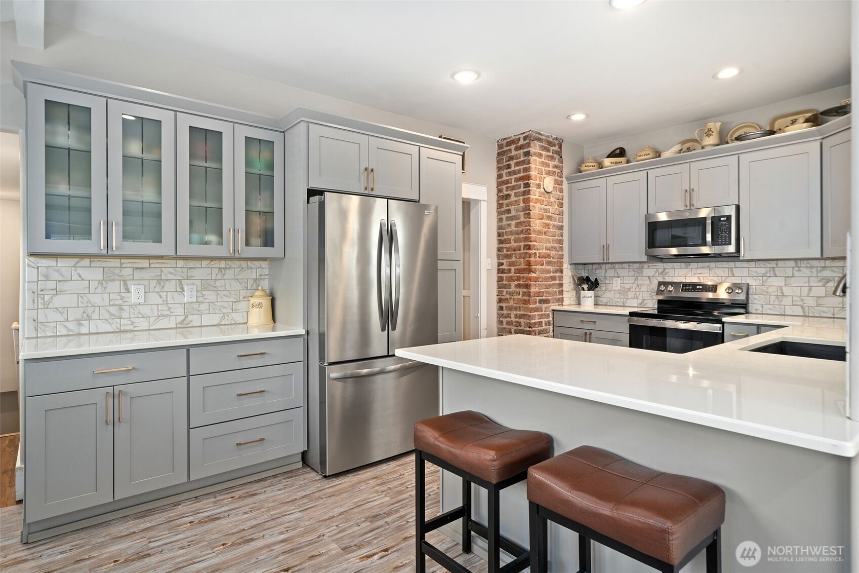 724 S Summit Avenue , Bremerton, WA 98312