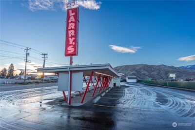 120 Rock Island Road , East Wenatchee, WA 98802