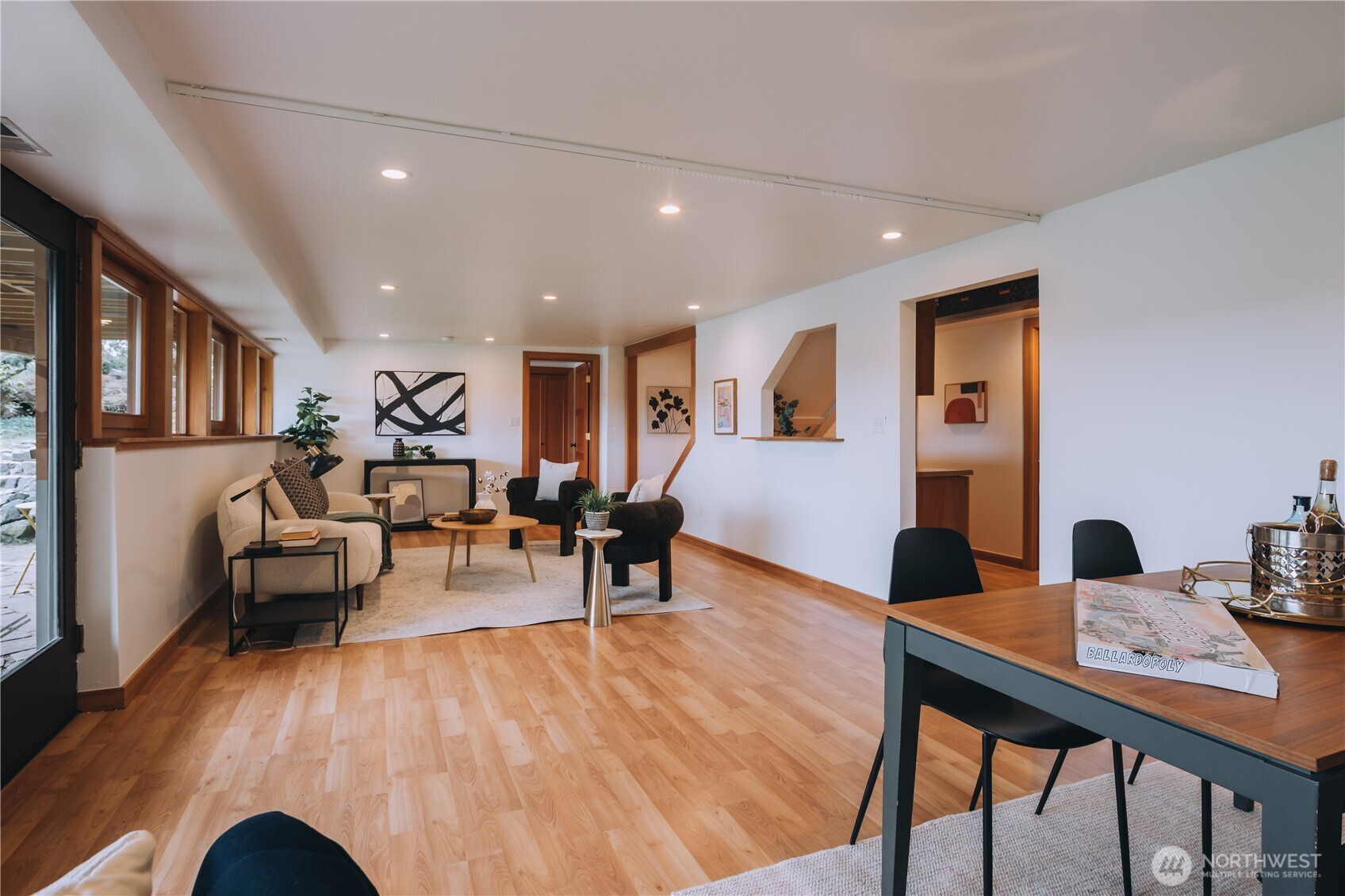 11323 Durland Place NE, Seattle, WA 98125