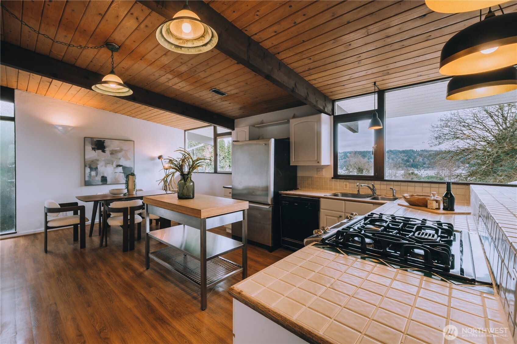 11323 Durland Place NE, Seattle, WA 98125