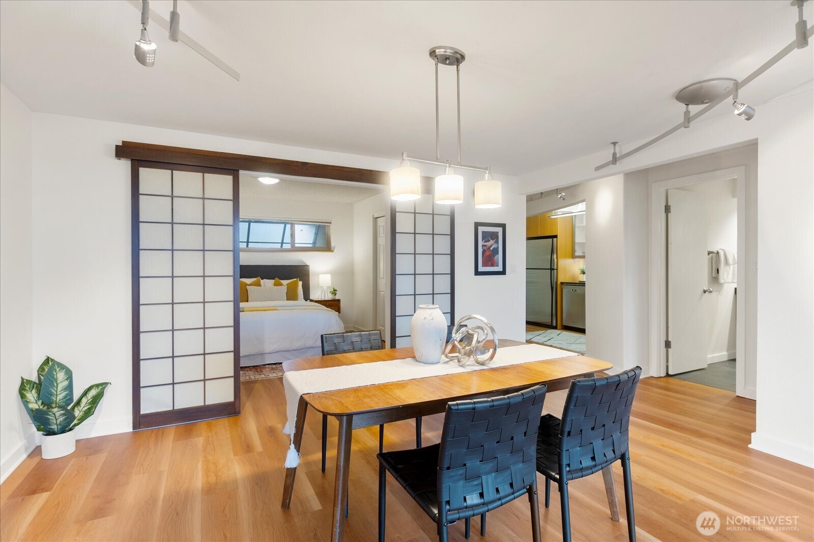 732 11th Avenue E #404, Seattle, WA 98102