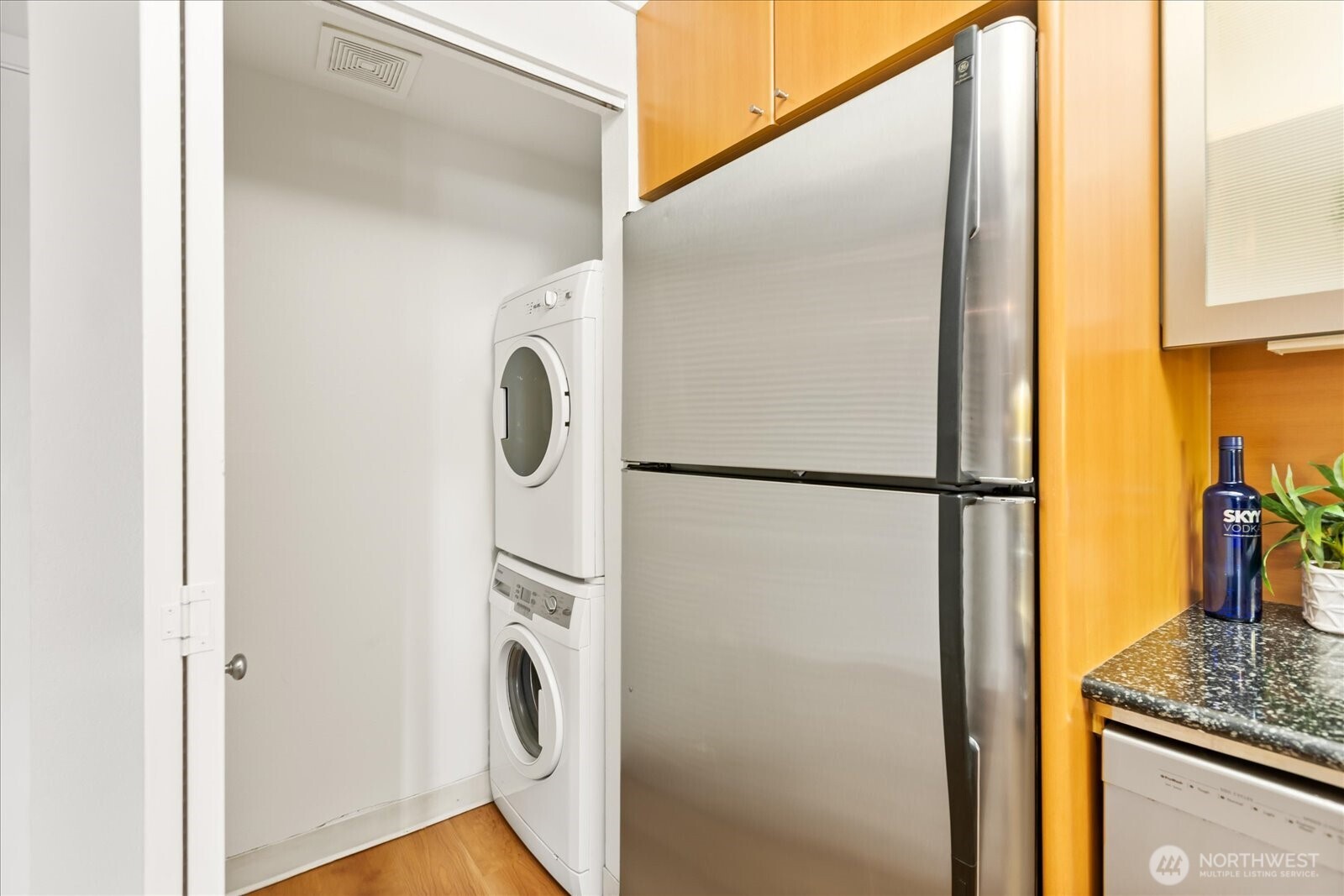 732 11th Avenue E #404, Seattle, WA 98102