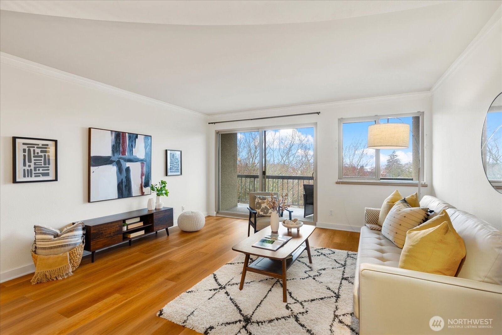 732 11th Avenue E #404, Seattle, WA 98102