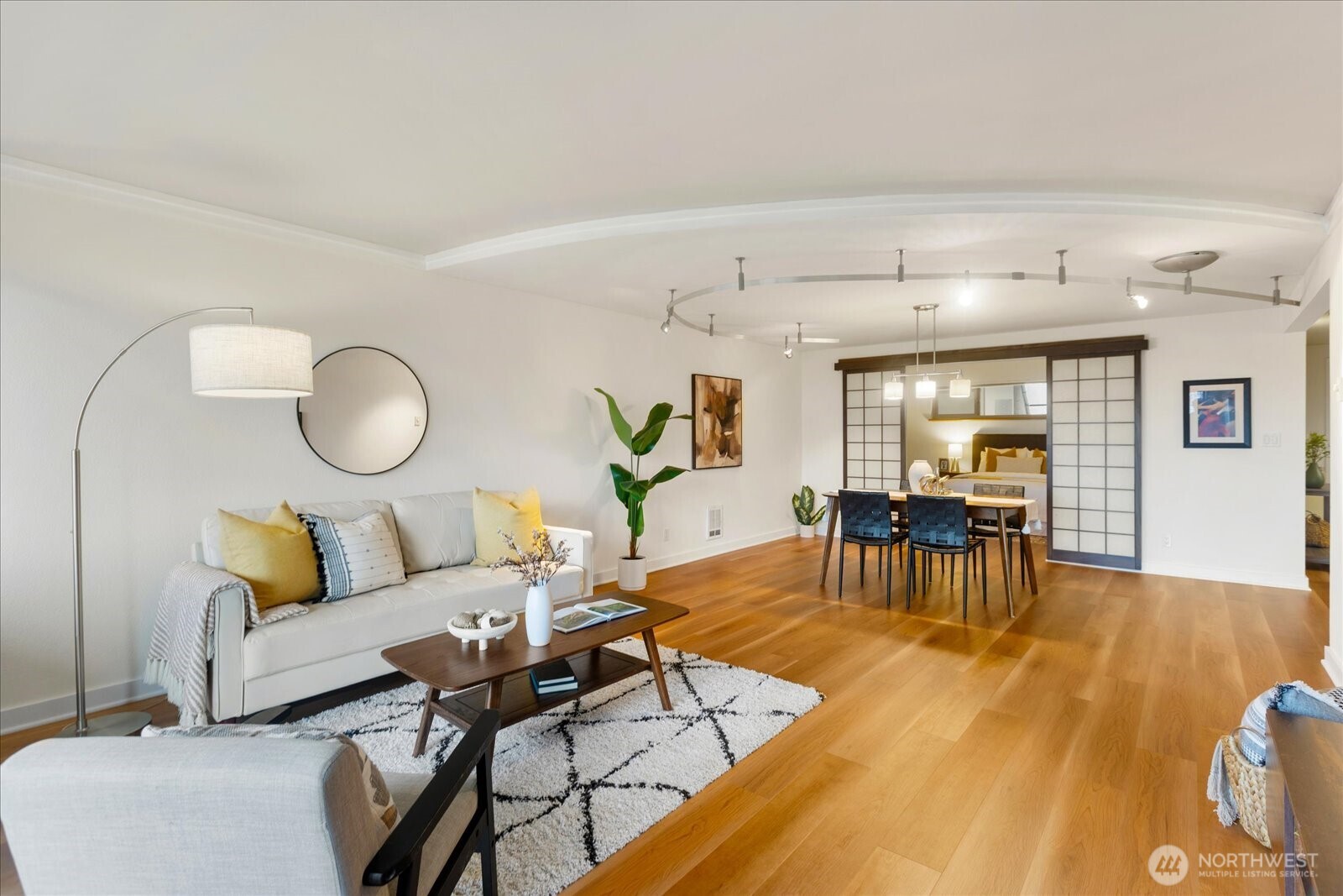 732 11th Avenue E #404, Seattle, WA 98102