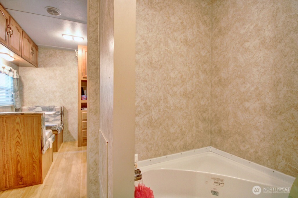 38 Gold Nugget Road , Deming, WA 98244