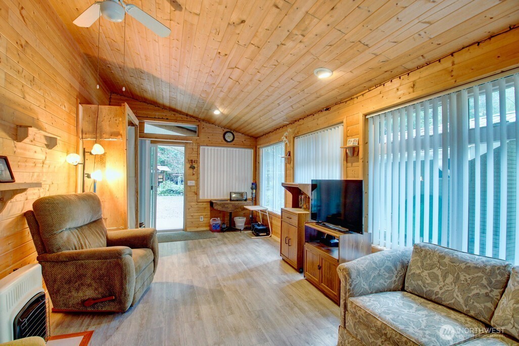 38 Gold Nugget Road , Deming, WA 98244