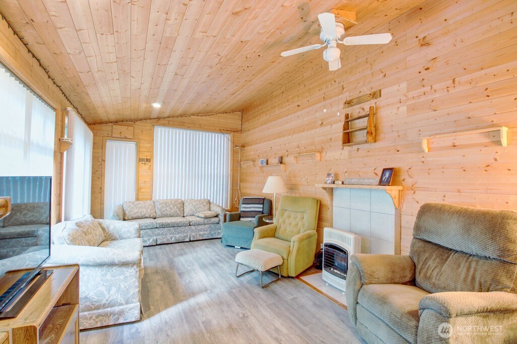 38 Gold Nugget Road , Deming, WA 98244