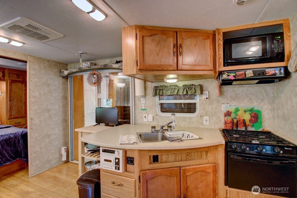 38 Gold Nugget Road , Deming, WA 98244