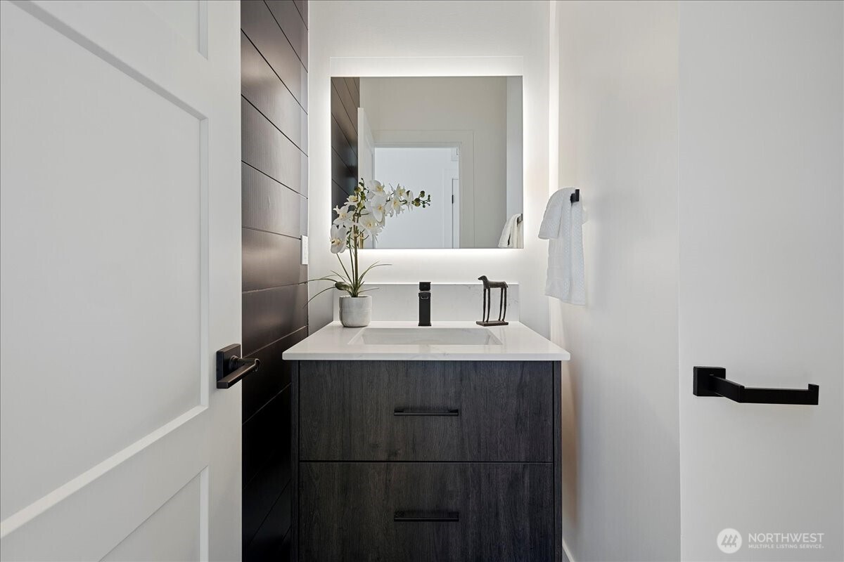 208 Skipping Stone Loop , Lynden, WA 98264