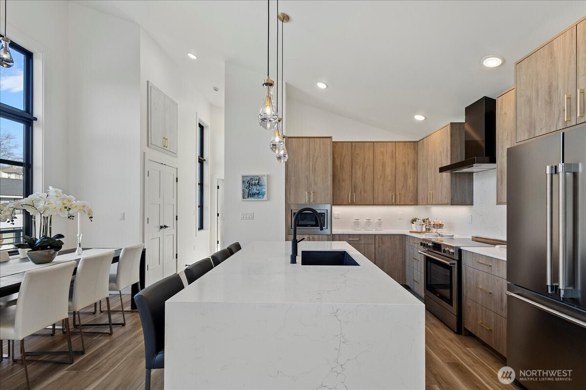 208 Skipping Stone Loop , Lynden, WA 98264